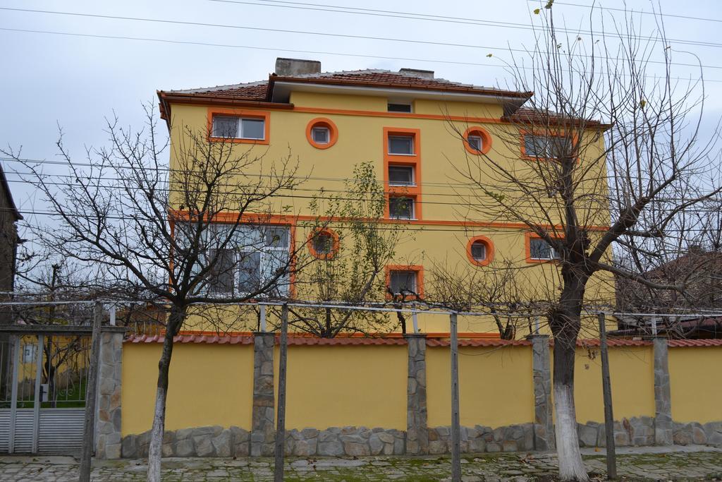 Marinovata Kashta Guest House Veliki Preslav Bagian luar foto