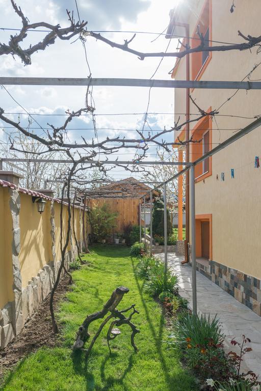 Marinovata Kashta Guest House Veliki Preslav Bagian luar foto