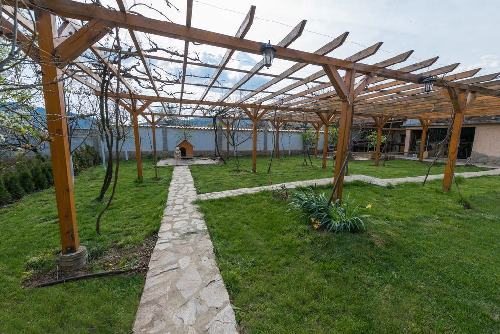 Marinovata Kashta Guest House Veliki Preslav Bagian luar foto