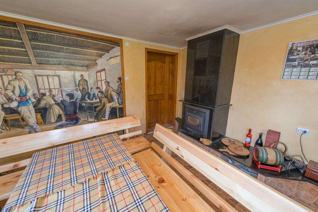 Marinovata Kashta Guest House Veliki Preslav Bagian luar foto