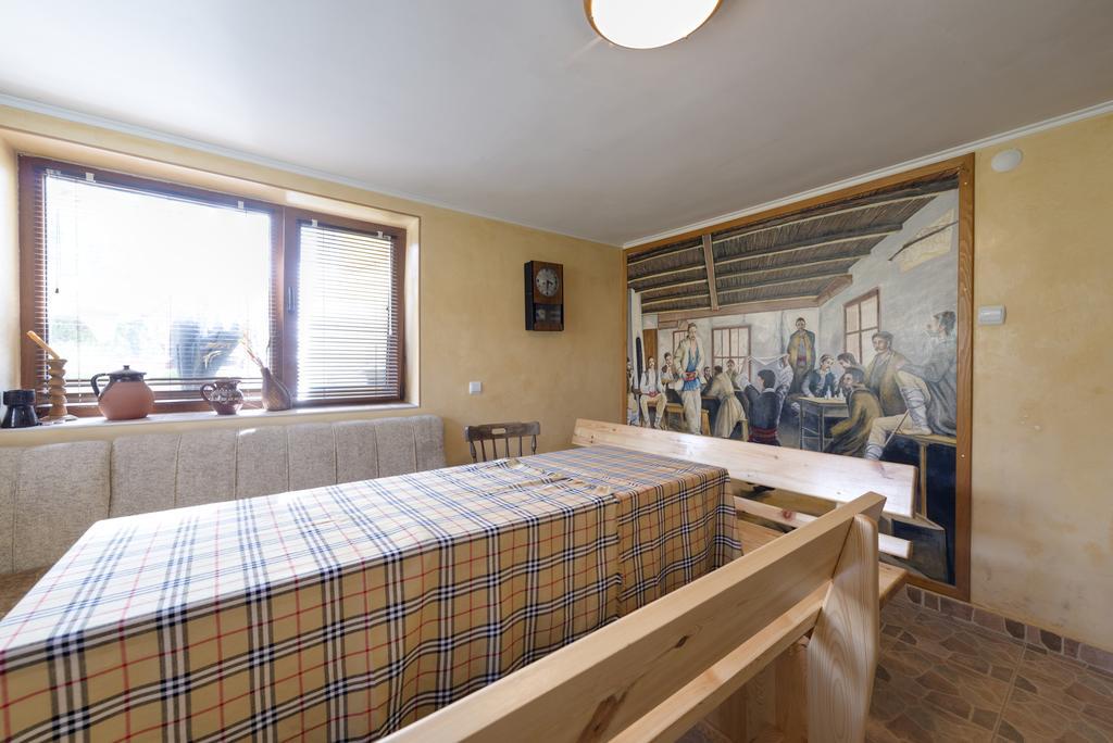Marinovata Kashta Guest House Veliki Preslav Bagian luar foto