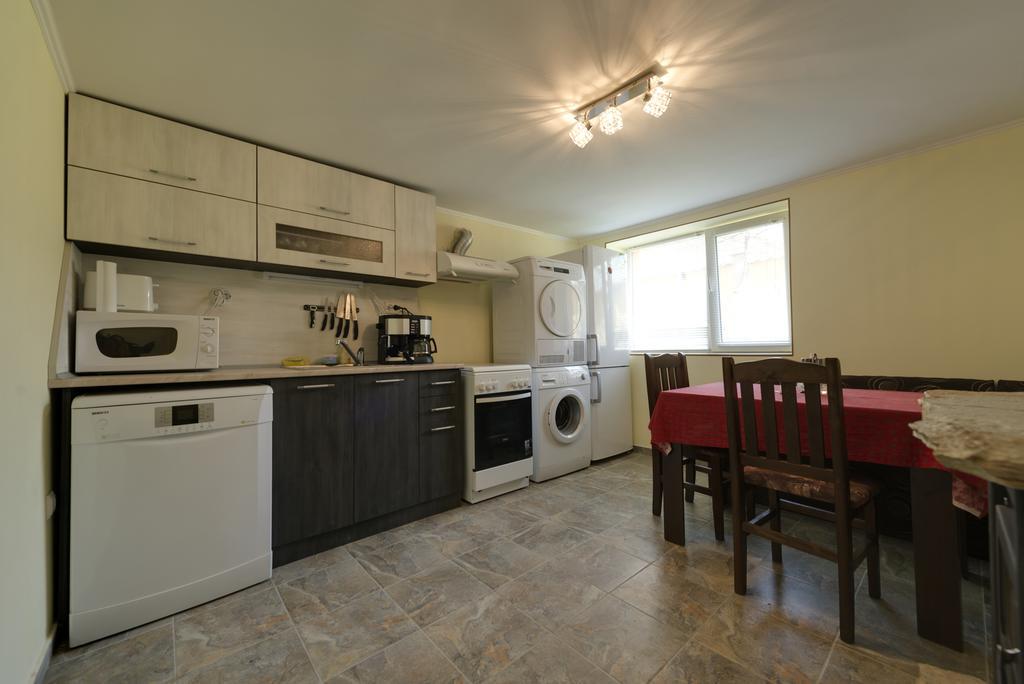 Marinovata Kashta Guest House Veliki Preslav Bagian luar foto