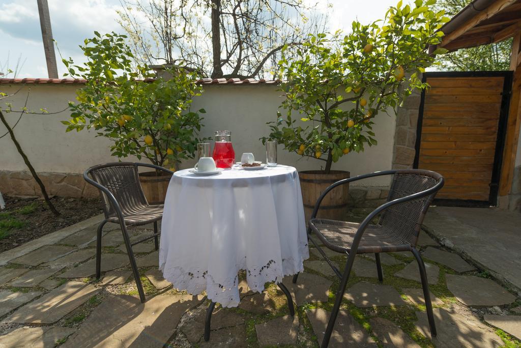Marinovata Kashta Guest House Veliki Preslav Bagian luar foto