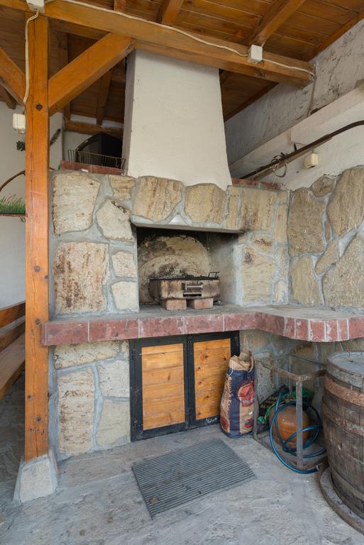 Marinovata Kashta Guest House Veliki Preslav Bagian luar foto
