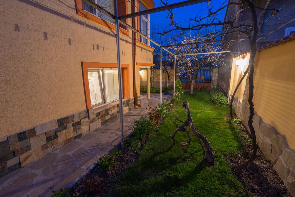 Marinovata Kashta Guest House Veliki Preslav Bagian luar foto