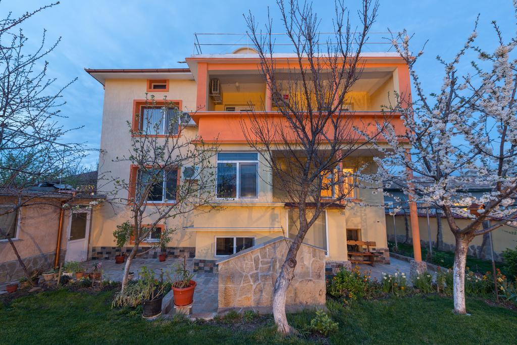 Marinovata Kashta Guest House Veliki Preslav Bagian luar foto