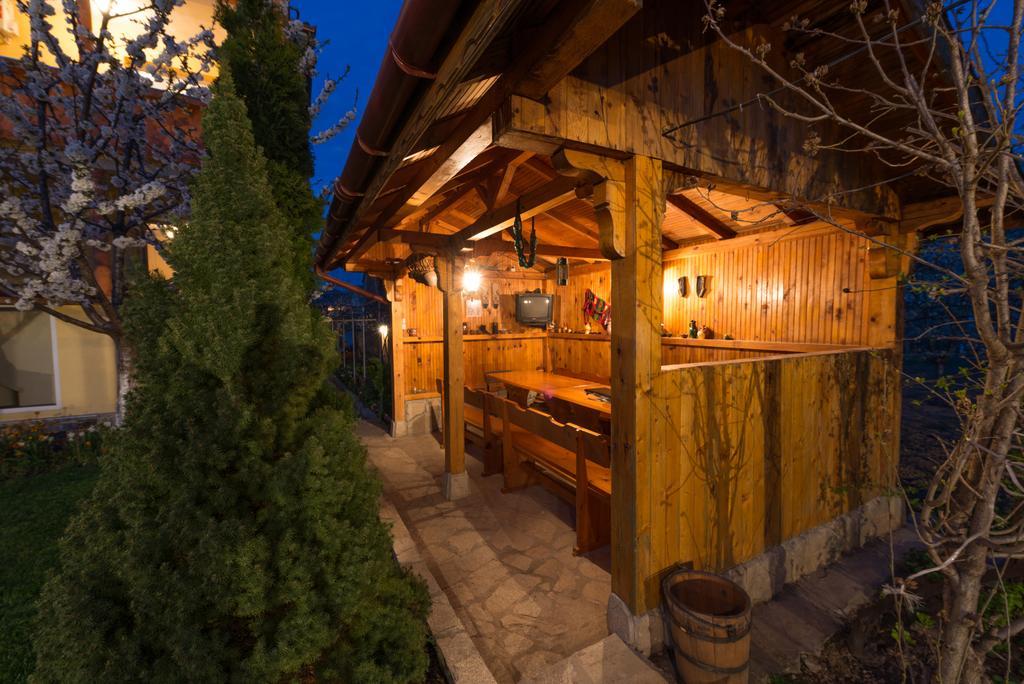 Marinovata Kashta Guest House Veliki Preslav Bagian luar foto