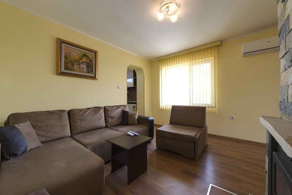 Marinovata Kashta Guest House Veliki Preslav Bagian luar foto