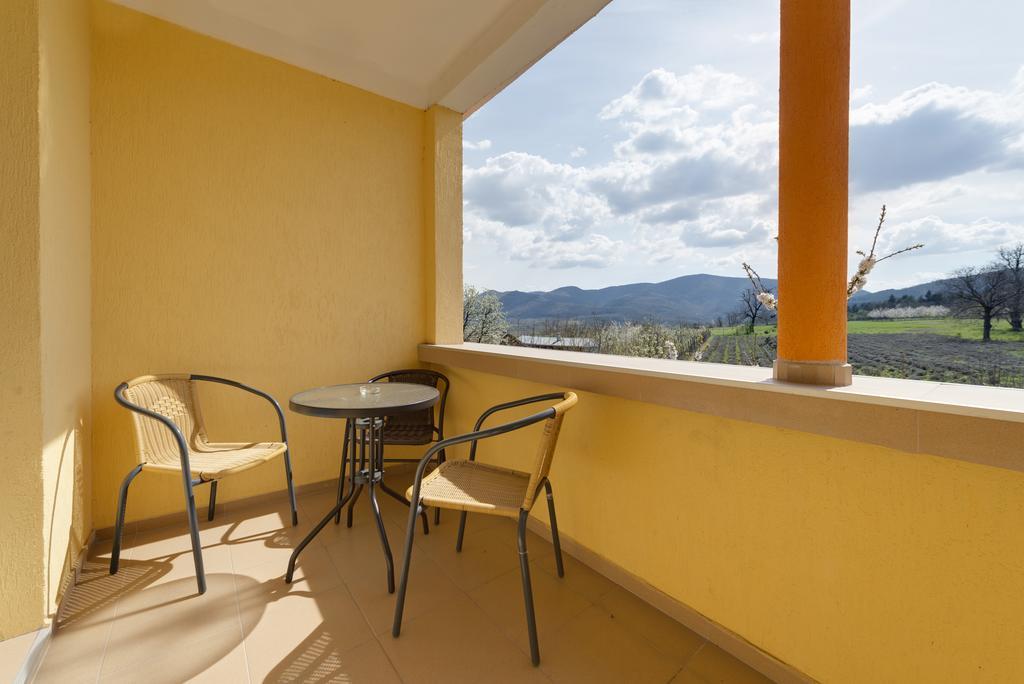 Marinovata Kashta Guest House Veliki Preslav Bagian luar foto