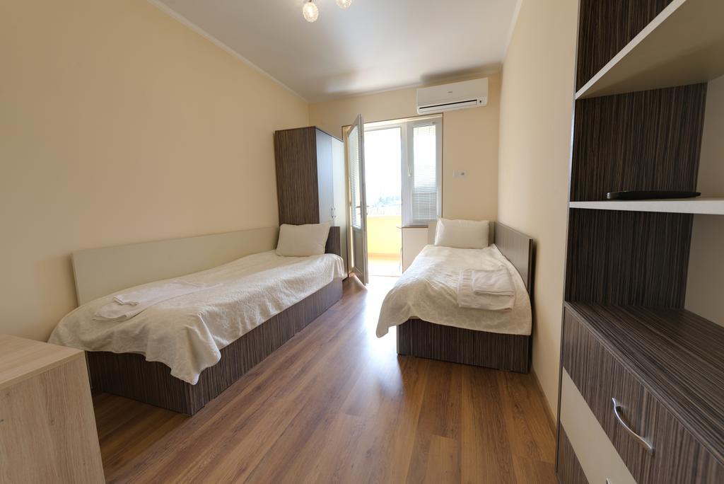 Marinovata Kashta Guest House Veliki Preslav Bagian luar foto
