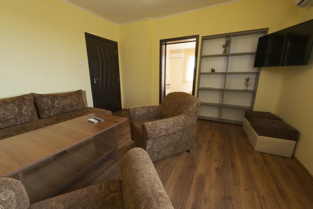 Marinovata Kashta Guest House Veliki Preslav Bagian luar foto